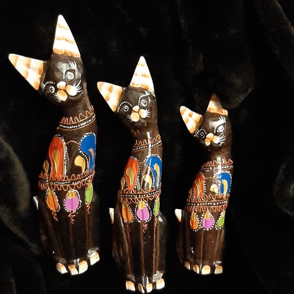 Handcrafted Decorative Wooden Cats - Picture 1 of 2